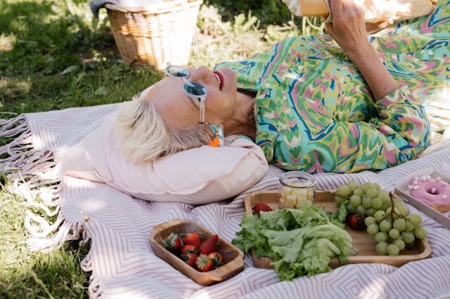 7 Nutritional Approaches for Promoting Healthy Aging