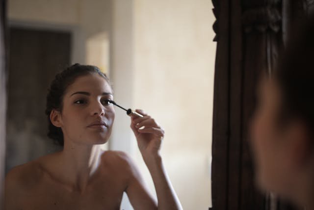 Mascara Risks: The Hidden Threat to Millions' Eye Health in Beauty Discussions