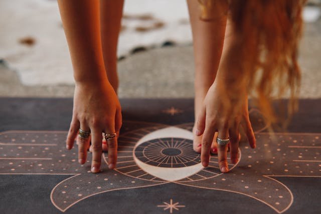 Why Mindfulness Involves Embracing Thoughts Instead of Emptying Your Mind (And What to Consider When Feeling Anxious)